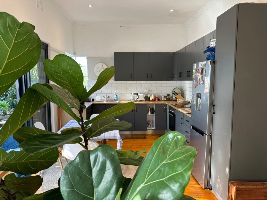 To Let 3 Bedroom Property for Rent in Vredehoek Western Cape